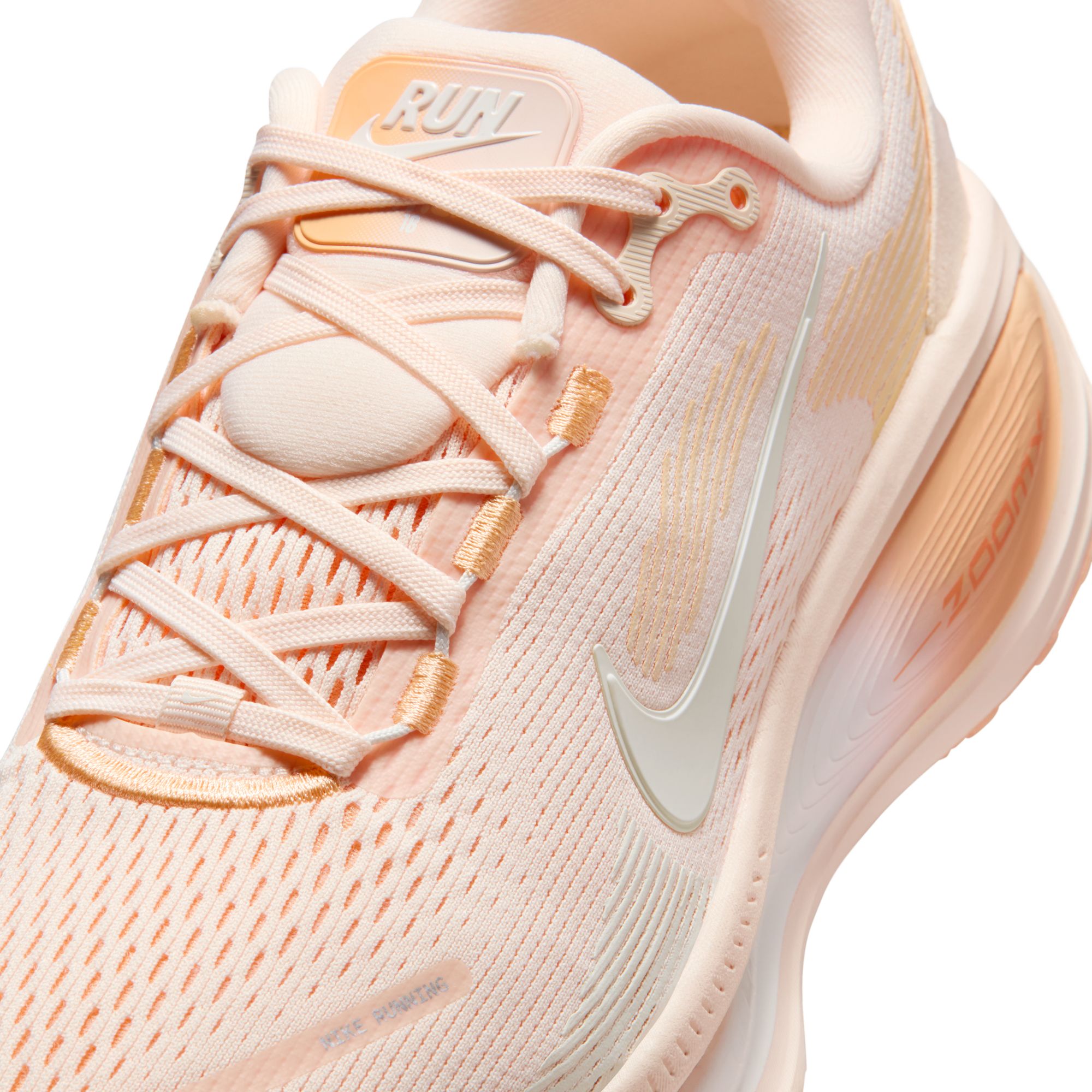 W NIKE VOMERO 18 image number null