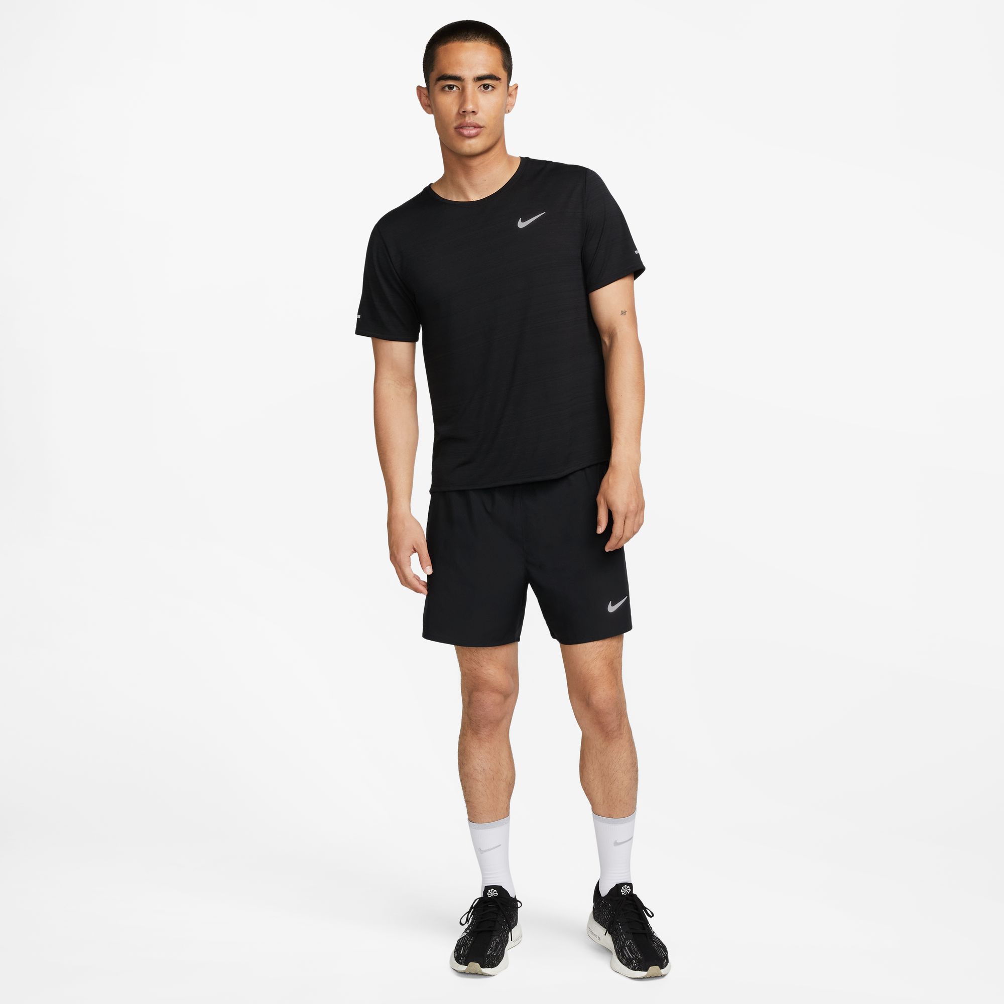 Nike Dri-FIT Challenger image number null
