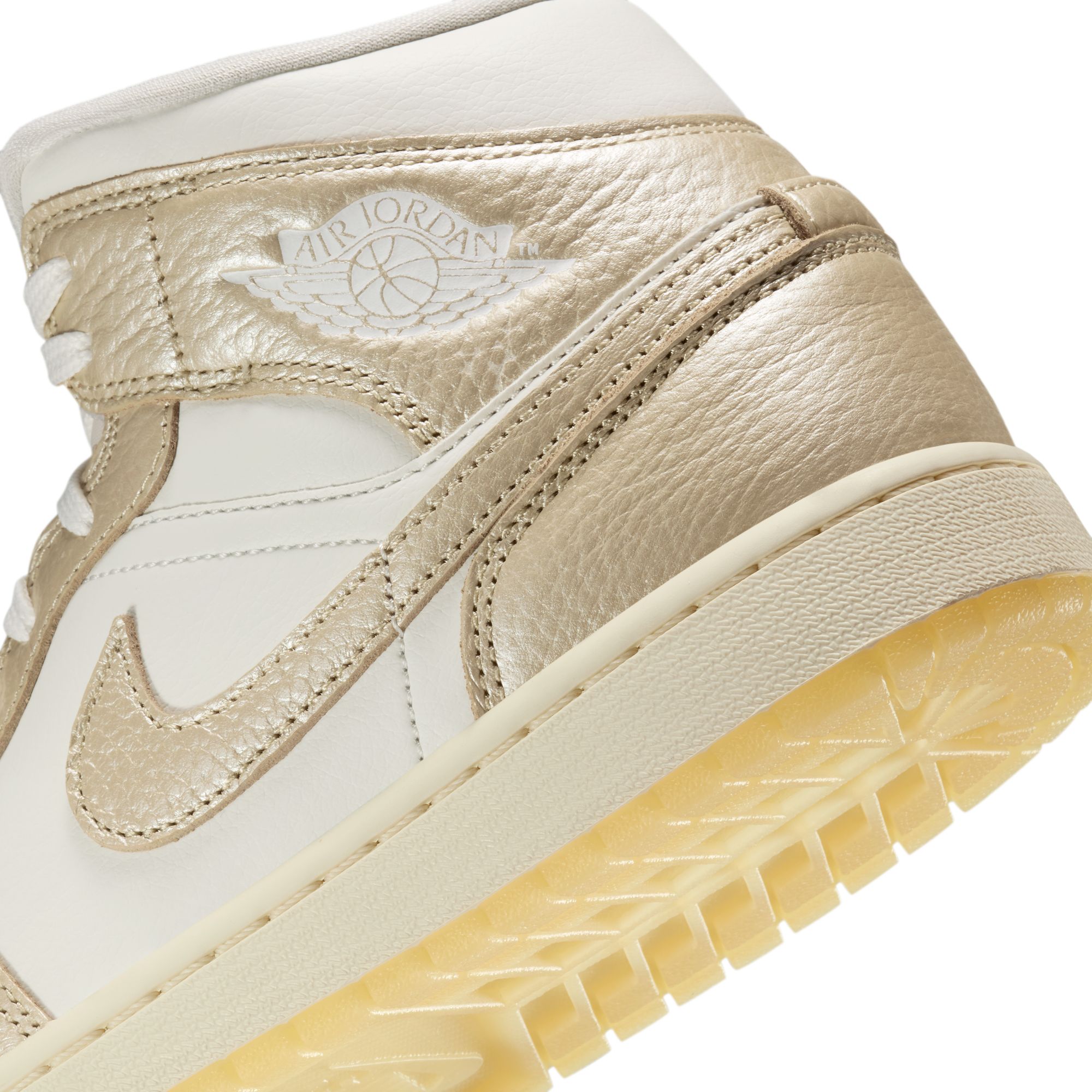 WMNS AIR JORDAN 1 MID SE V2 image number null
