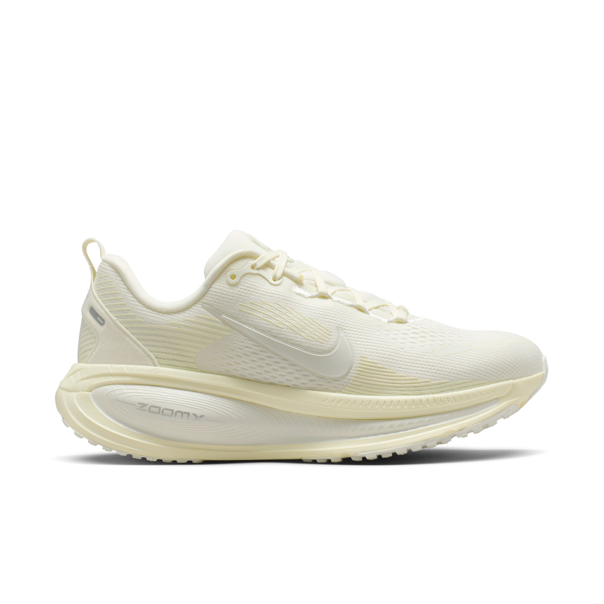 W NIKE VOMERO 18 image number null